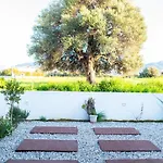 شقة Pebble Garden *