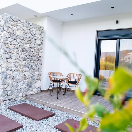 Pebble Garden Olive Branch - Magnolia